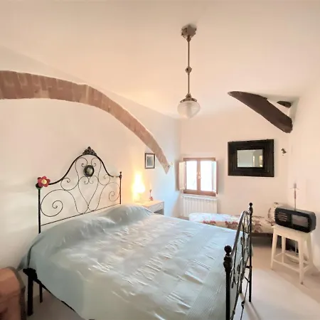 Castelvecchio: On Top Of The Oldest Roofs Apartment Siena