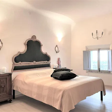 Castelvecchio: On Top Of The Oldest Roofs Apartment