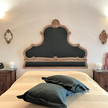 Apartment Castelvecchio: On Top Of The Oldest Roofs